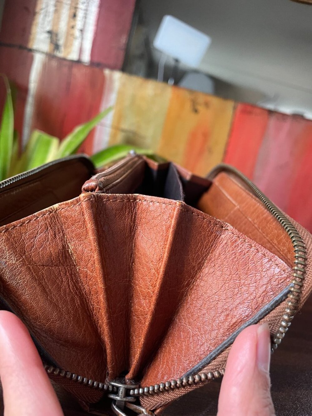 Tan Leather Gucci Wallet Fair Condition With COA - Picture 15 of 15